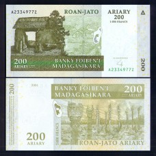 Мадагаскар 200 ариари  2004г.